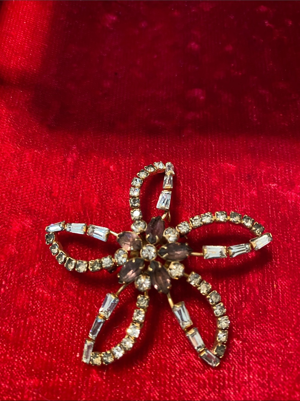 Vintage Rhinestone Brooch
